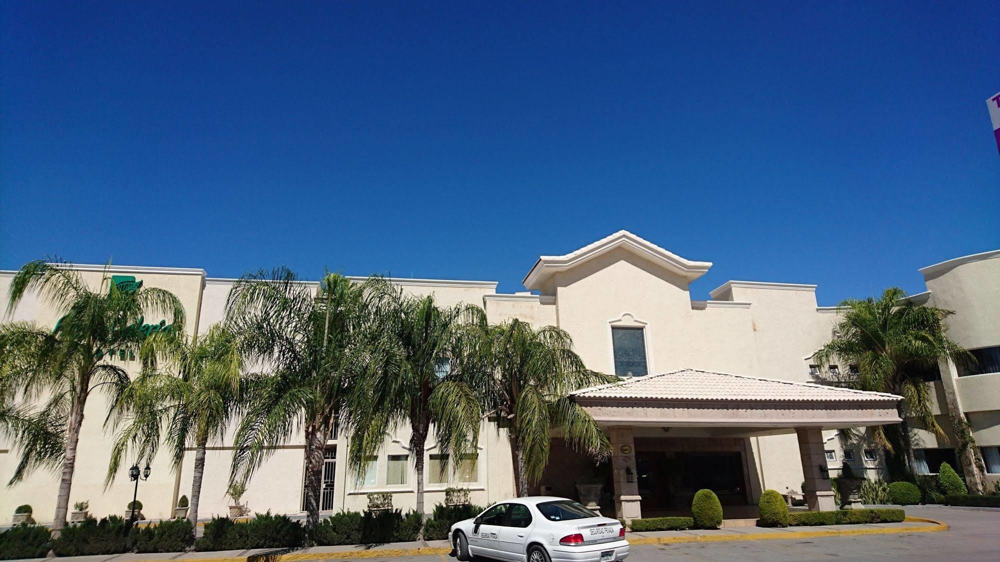 Fresno Galerias Hotel Torreón Exterior foto